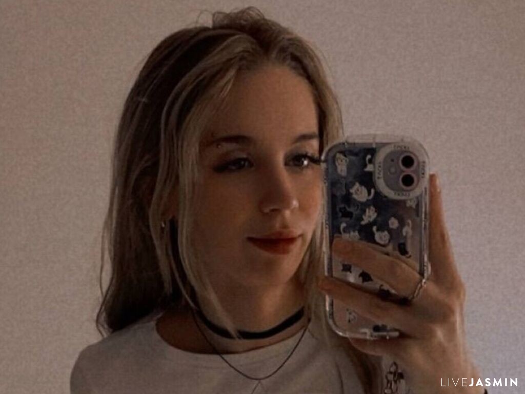 AliceWoody live profile photo