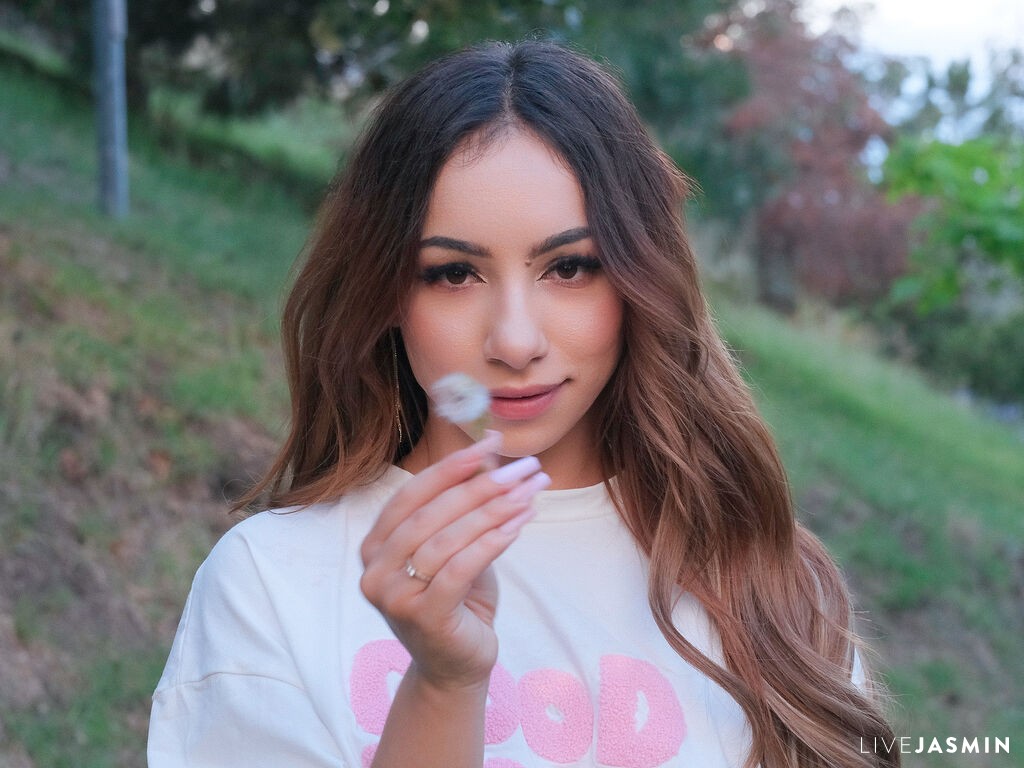 AlizeeBlair live profile