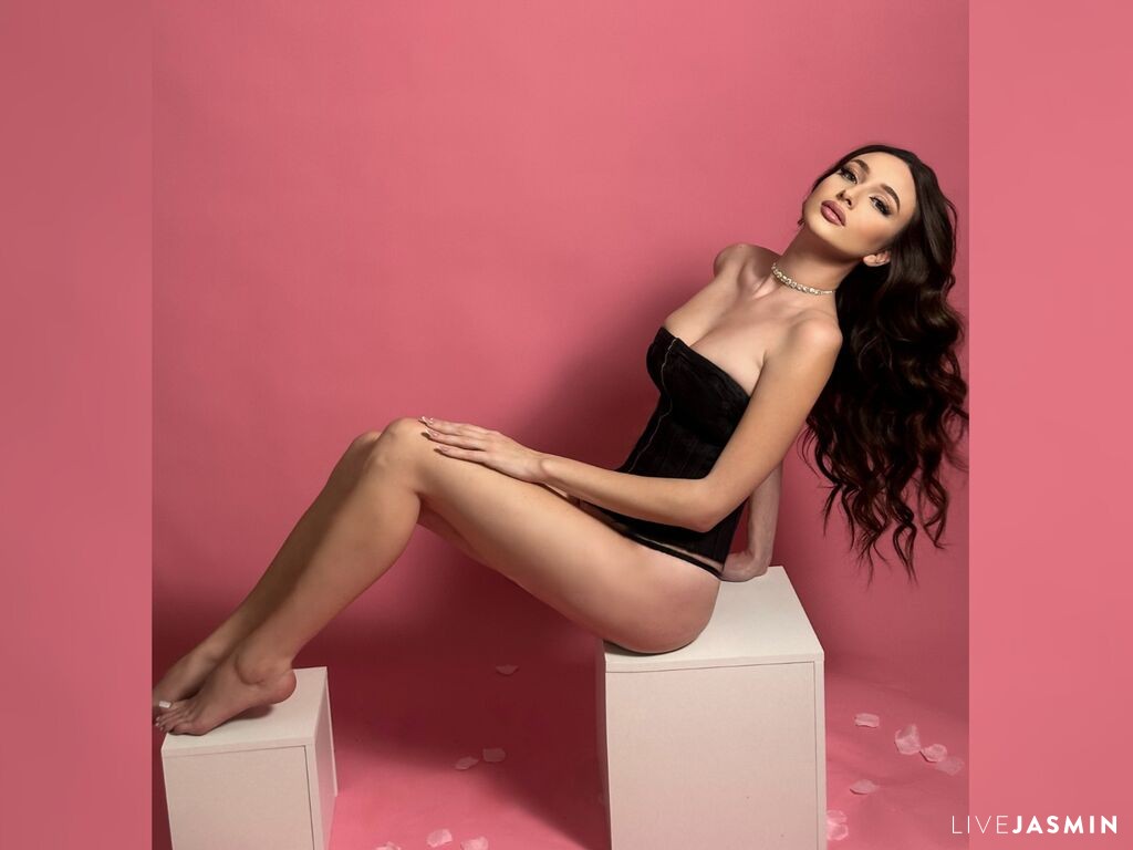 Live cam profile for BrianaKaine