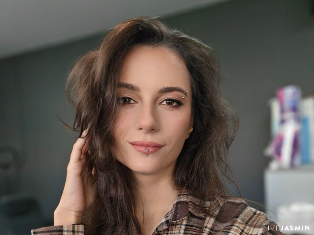 CatherineHawks live profile