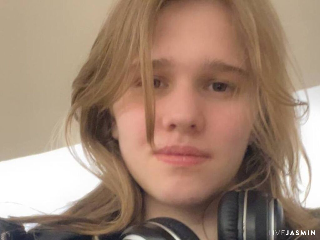 ChristieDemaline live profile