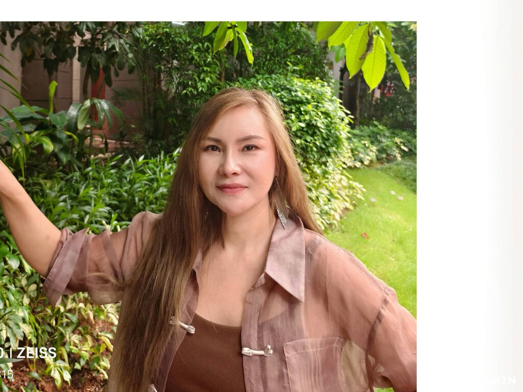 EmilyXiu live profile