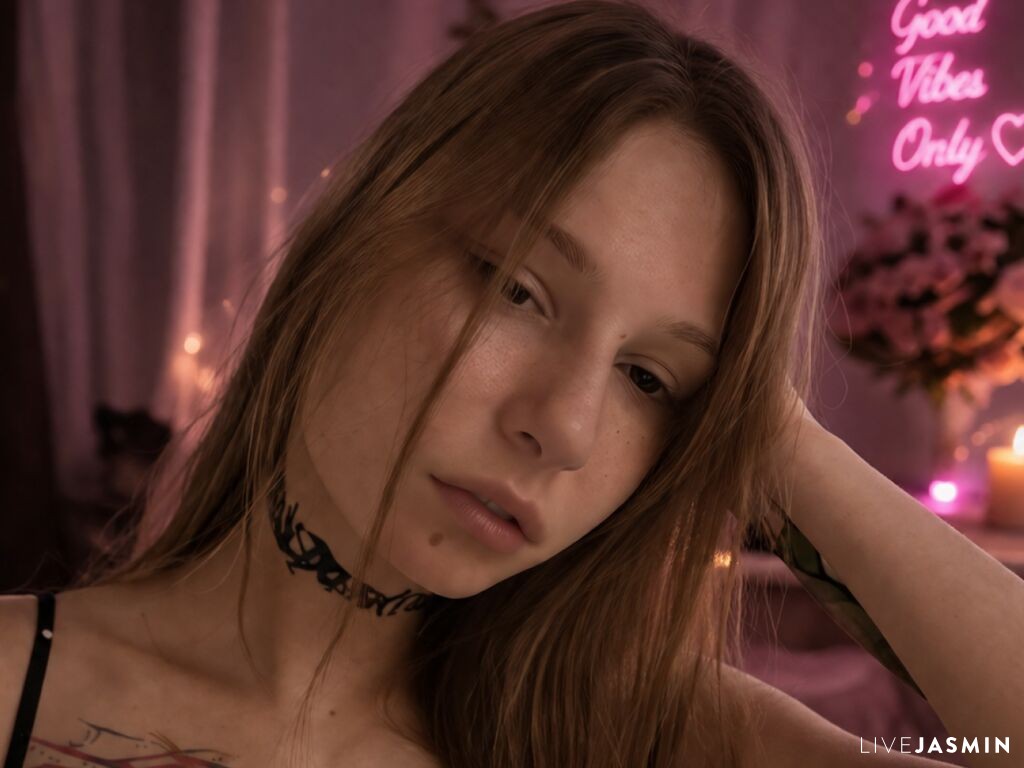 FreddaLennihan free chat room profile image