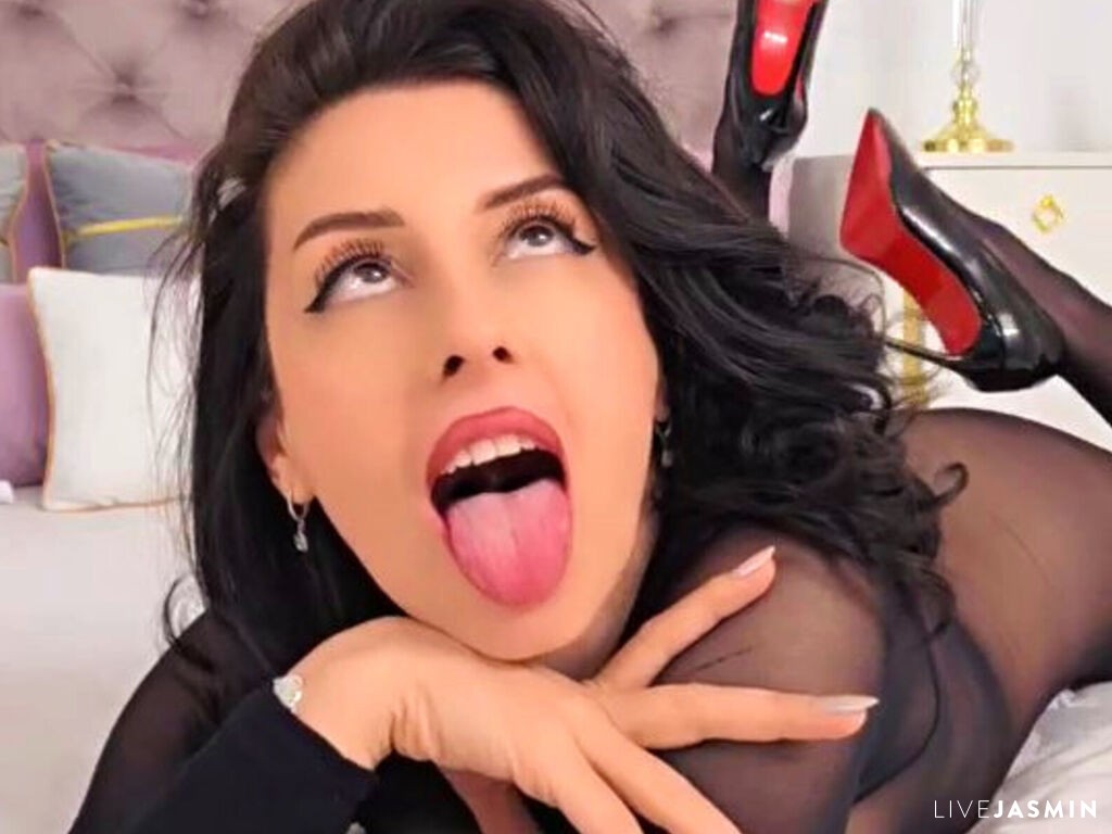 KarinAss live profile photo