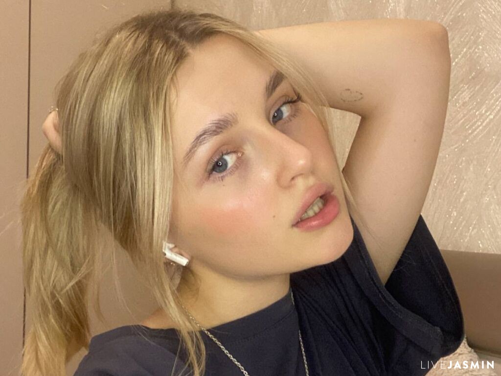 KimbraHardinger free chat room profile image