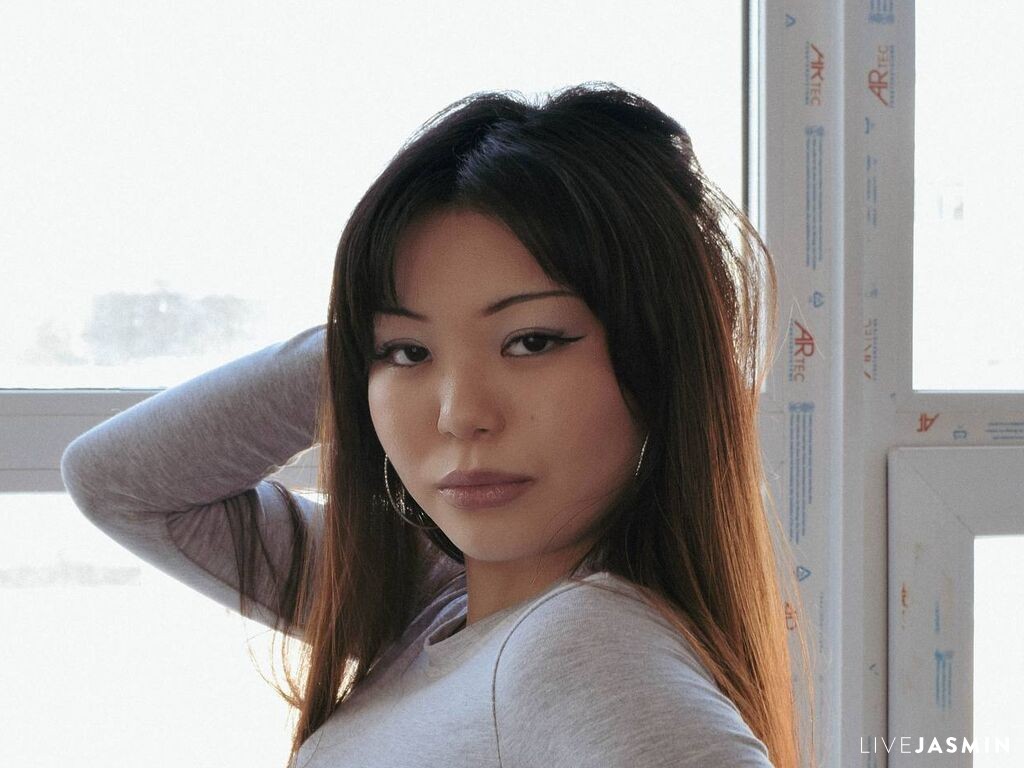 Featured live cam profile for KindraNapoleon