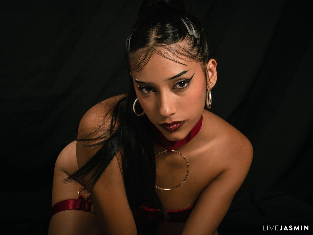 Featured live cam profile for LilithBrooks