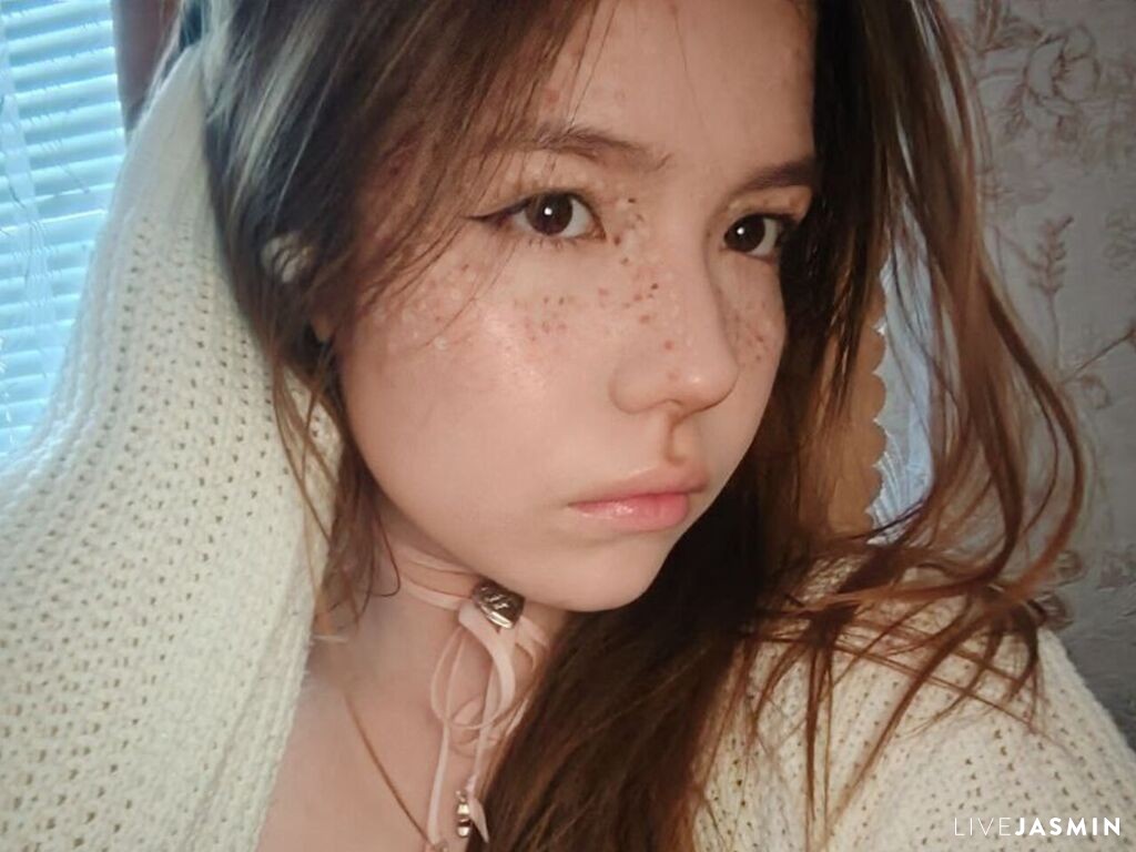 LouannMuench live profile