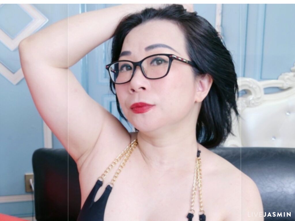 LucianaMecacci live profile
