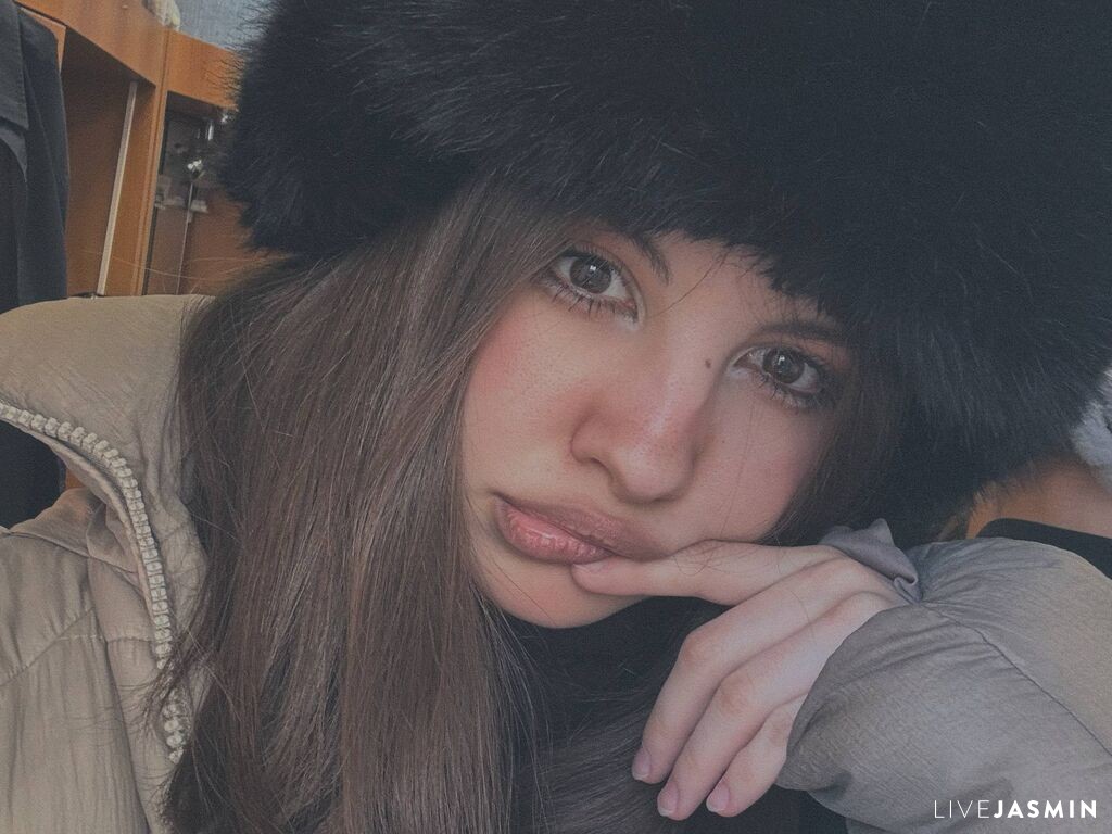 MariLuxe live profile