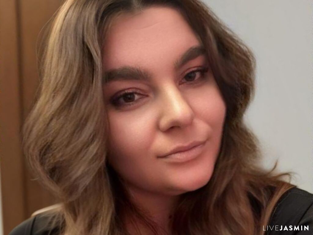 Featured live cam profile for MeganDarcy