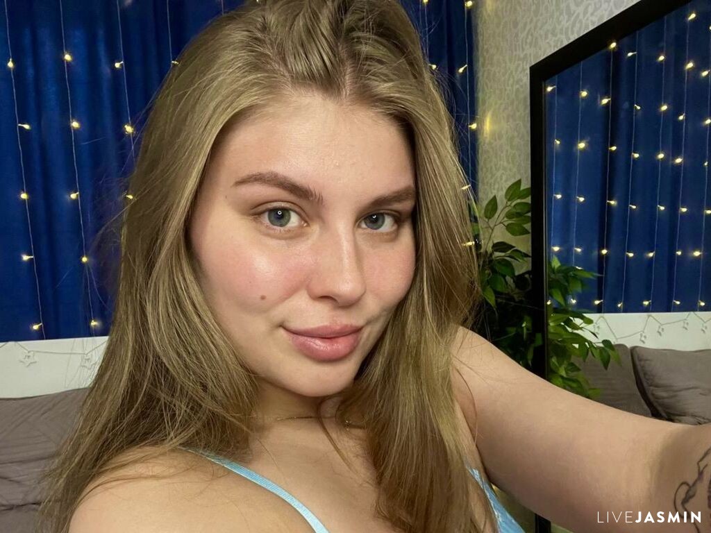 MilaOlivers live profile photo