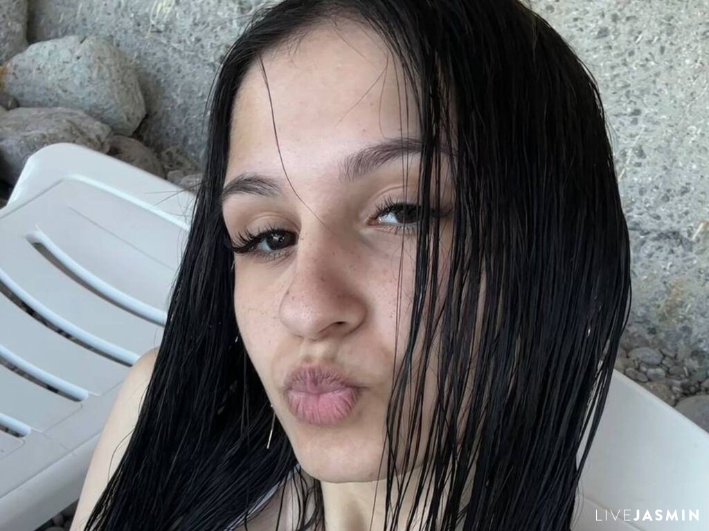 MiriamJose live profile