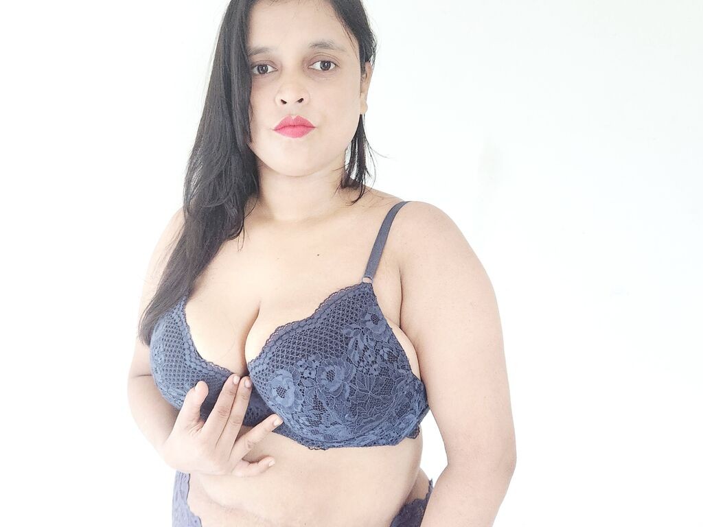 Featured live cam profile for NancyBray