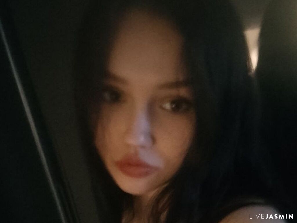 Featured live cam profile for RebeccaMoser