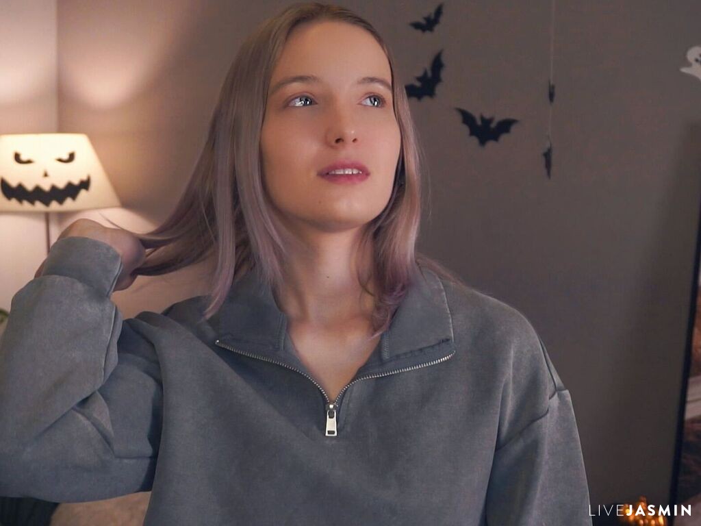 RessieKaua live profile