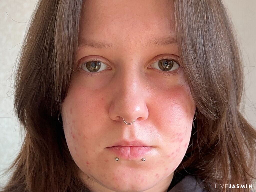 TieshaBevell live profile