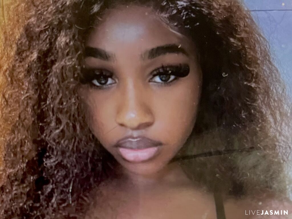TimaMoonsby live profile photo
